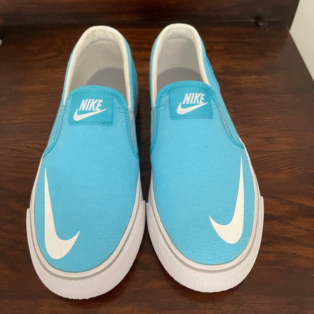 Nike slip on canvas shoes